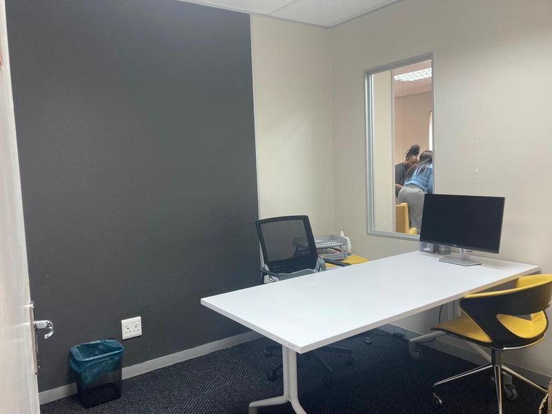 To Let Commercial Property for Rent in Newton Park Eastern Cape